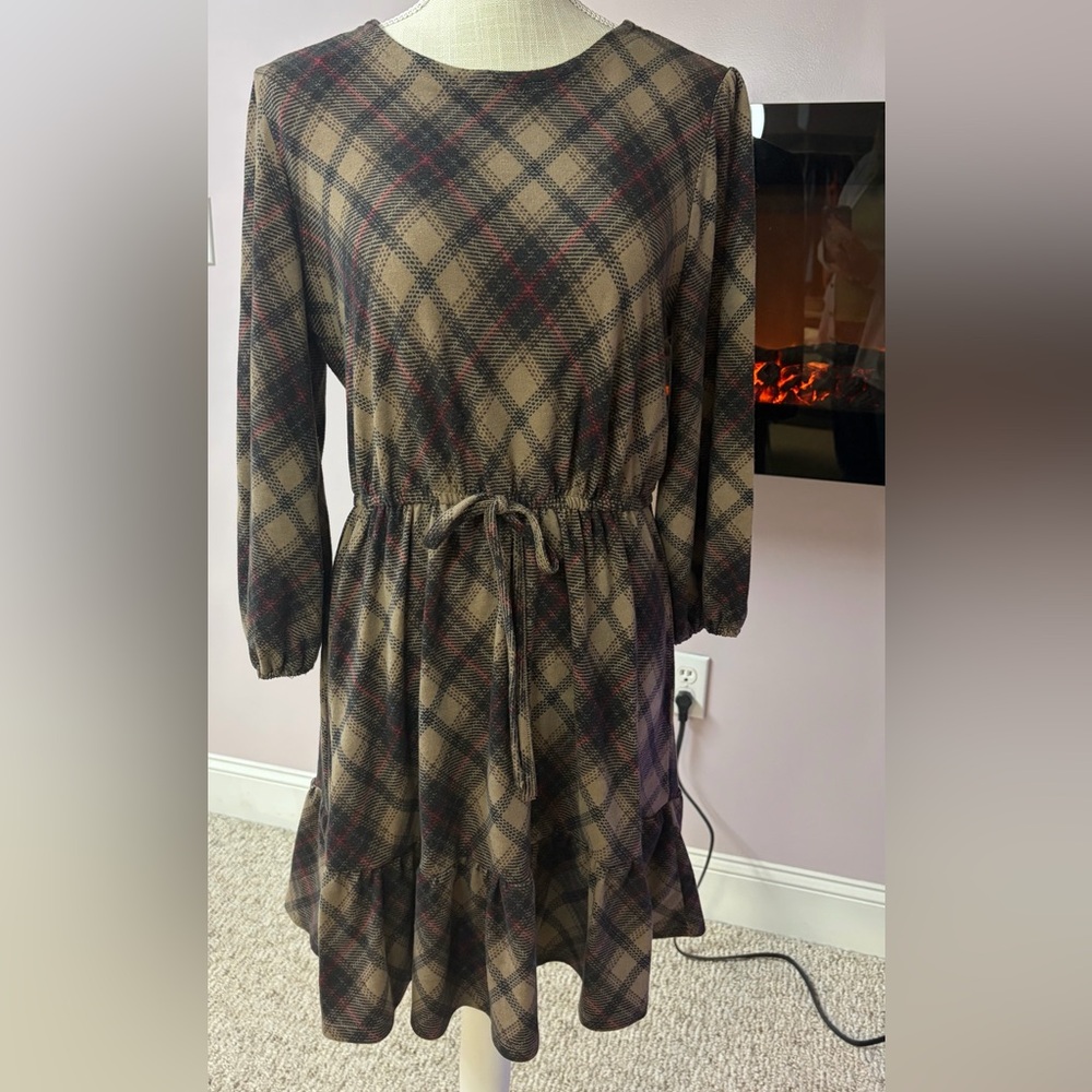 Robert Louis Tan and Black Plaid 3/4 Sleeve Dress